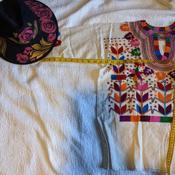 Handmade Indigenous blouse. - Picture 5 of 6